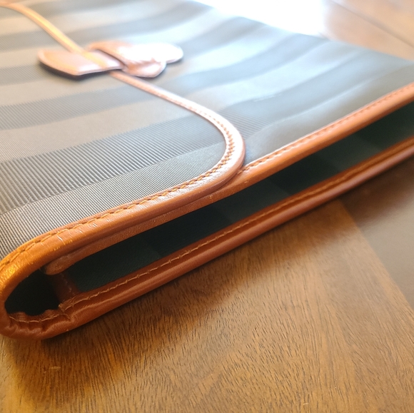 Rare Vintage Fendi Clutch - Picture 9 of 10